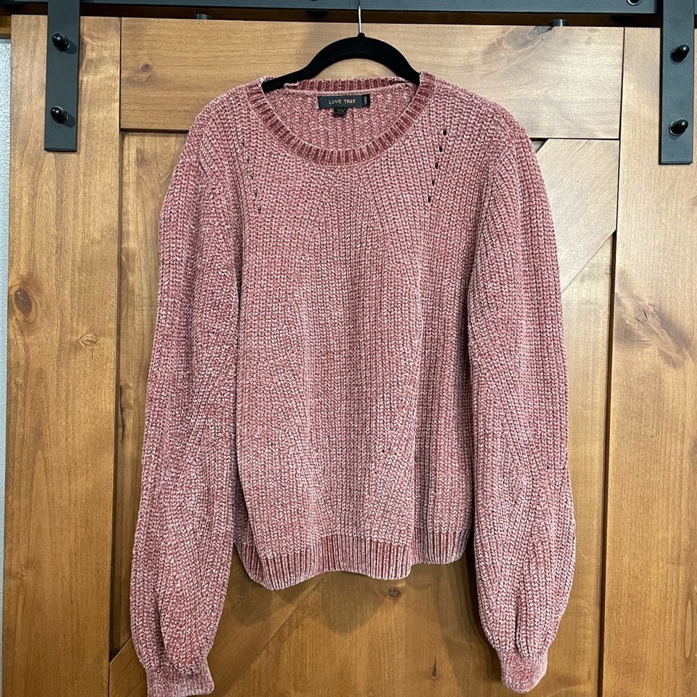 Love tree sweater size large. Chenille mauve